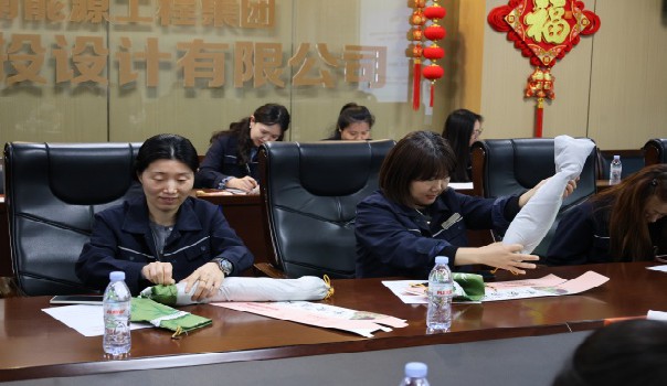 ���˸�Ů�ڣ��ഺ���� ��������